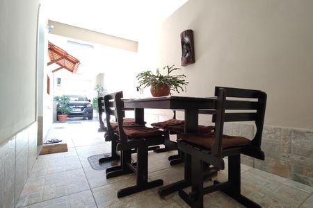 Casa de condomínio à venda com 235m², 4 quartos e 4 vagasGaragem