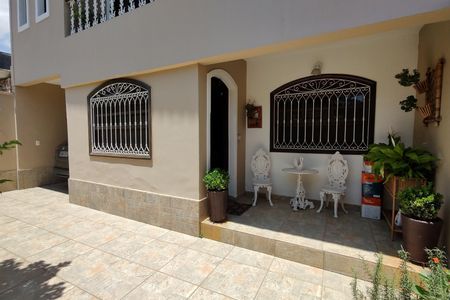 Casa de condomínio à venda com 235m², 4 quartos e 4 vagasQuintal