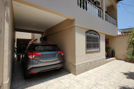 Casa de condomínio à venda com 235m², 4 quartos e 4 vagasGaragem 