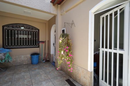 Casa de condomínio à venda com 235m², 4 quartos e 4 vagasQuintal