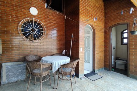 Casa de condomínio à venda com 235m², 4 quartos e 4 vagasÁrea gourmet