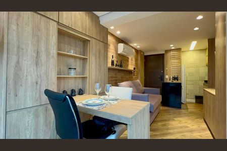 Apartamento à venda com 30m², 1 quarto e 1 vaga Apartamento à venda com 30m², 1 quarto e 1 vagaVaranda