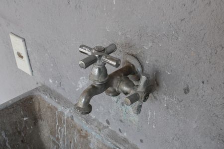 Casa à venda com 100m², 2 quartos e 1 vagaÁrea de serviço