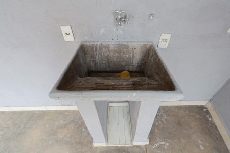 Casa à venda com 100m², 2 quartos e 1 vagaÁrea de serviço