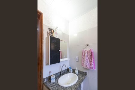 Casa para alugar com 100m², 2 quartos e 2 vagasBanheiro