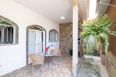 Casa para alugar com 100m², 2 quartos e 2 vagasÁrea externa