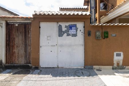 Casa para alugar com 100m², 2 quartos e 2 vagasPlaquinha