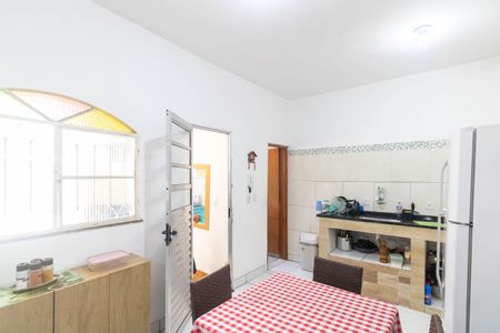 Casa para alugar com 100m², 2 quartos e 2 vagasSala/Cozinha