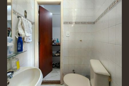 Casa à venda com 80m², 3 quartos e 1 vagaBanheiro
