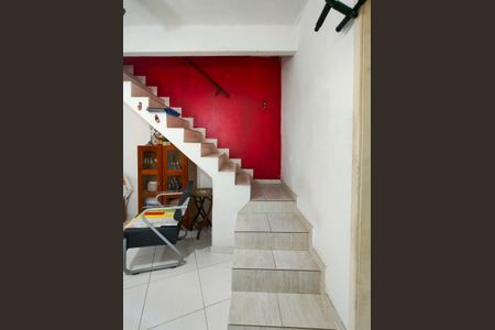 Casa à venda com 80m², 3 quartos e 1 vagaEscada