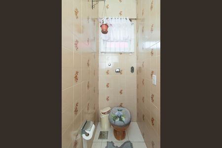 Casa de condomínio à venda com 194m², 3 quartos e 2 vagasLavabo