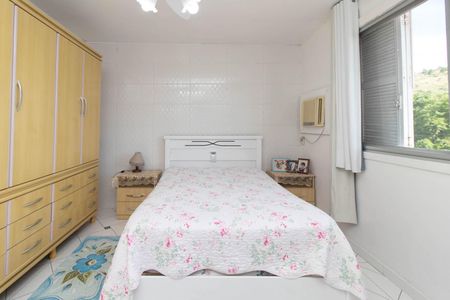 Casa de condomínio à venda com 194m², 3 quartos e 2 vagasQuarto 1