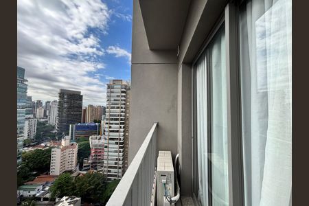 Varanda de kitnet/studio para alugar com 1 quarto, 25m² em Vila Nova Conceição, São Paulo