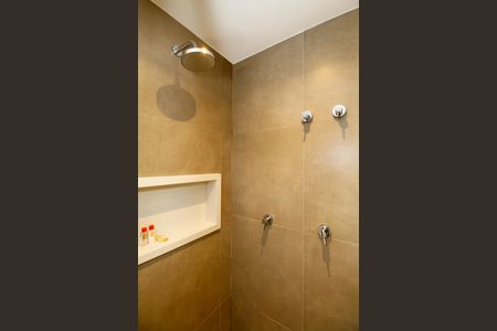 Banheiro de kitnet/studio à venda com 1 quarto, 23m² em Jardim Paulista, São Paulo