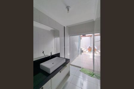 Casa à venda com 420m², 3 quartos e 8 vagasBanheiro de serviço