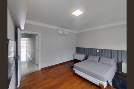 Casa à venda com 420m², 3 quartos e 8 vagasSuíte 1