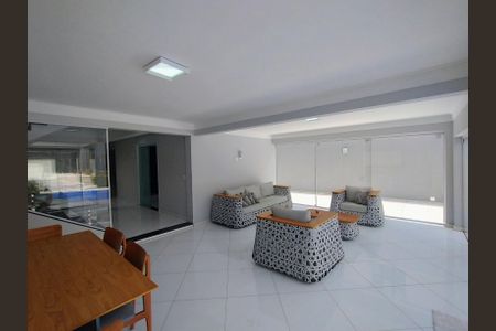 Casa à venda com 420m², 3 quartos e 8 vagasSala da Piscina 