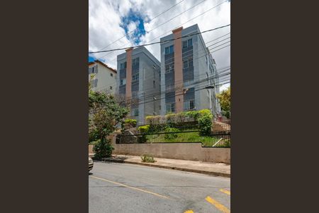 Apartamento para alugar com 60m², 3 quartos e 1 vaga Apartamento para alugar com 60m², 3 quartos e 1 vagaFachada