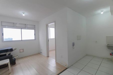 Sala/Cozinha de apartamento para alugar com 2 quartos, 32m² em Fazenda da Juta, São Paulo