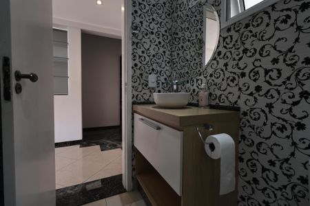 Casa de condomínio à venda com 155m², 2 quartos e 2 vagasLavabo