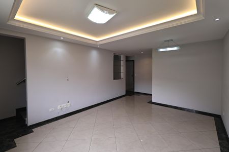 Casa de condomínio à venda com 155m², 2 quartos e 2 vagasSala