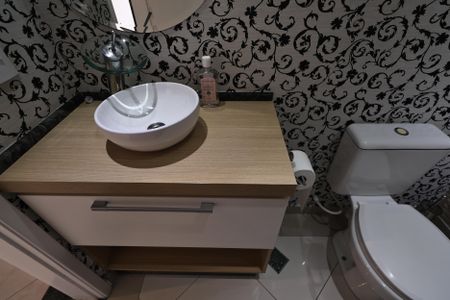 Casa de condomínio à venda com 155m², 2 quartos e 2 vagasLavabo