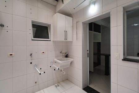 Casa de condomínio à venda com 155m², 2 quartos e 2 vagasLavanderia