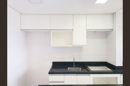 Apartamento à venda com 65m², 2 quartos e 1 vaga Apartamento à venda com 65m², 2 quartos e 1 vagaCozinha e Área de Serviço