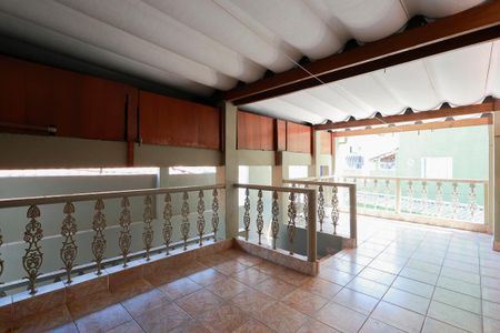 Casa à venda com 120m², 1 quarto e 1 vaga Casa à venda com 120m², 1 quarto e 1 vagaTerraço