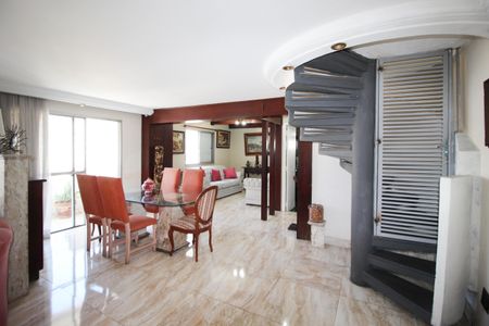 Apartamento para alugar com 210m², 2 quartos e 2 vagas Apartamento para alugar com 210m², 2 quartos e 2 vagasSala