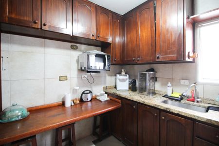 Apartamento para alugar com 210m², 2 quartos e 2 vagas Apartamento para alugar com 210m², 2 quartos e 2 vagasCozinha