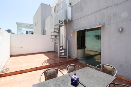 Apartamento para alugar com 210m², 2 quartos e 2 vagas Apartamento para alugar com 210m², 2 quartos e 2 vagasSacada