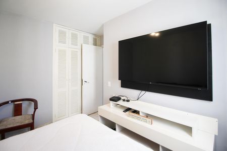 Apartamento para alugar com 210m², 2 quartos e 2 vagas Apartamento para alugar com 210m², 2 quartos e 2 vagasQuarto