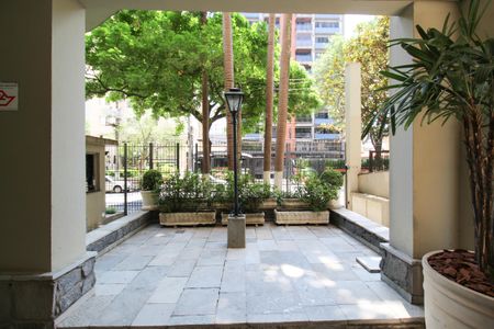 Apartamento para alugar com 210m², 2 quartos e 2 vagas Apartamento para alugar com 210m², 2 quartos e 2 vagasEntrada