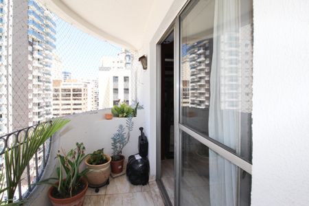 Apartamento para alugar com 210m², 2 quartos e 2 vagas Apartamento para alugar com 210m², 2 quartos e 2 vagasVaranda