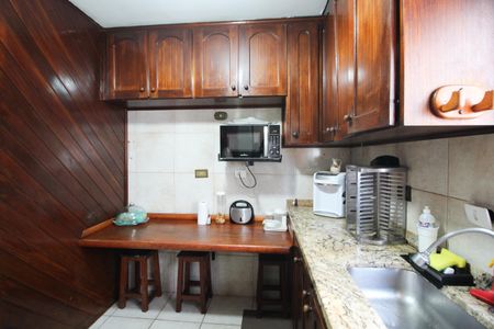 Apartamento para alugar com 210m², 2 quartos e 2 vagas Apartamento para alugar com 210m², 2 quartos e 2 vagasCozinha