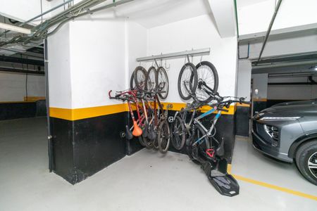 Apartamento à venda com 186m², 3 quartos e 2 vagas Apartamento à venda com 186m², 3 quartos e 2 vagasÁrea Comum - Bicicletário