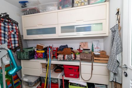 Apartamento à venda com 186m², 3 quartos e 2 vagas Apartamento à venda com 186m², 3 quartos e 2 vagasQuarto de Serviço