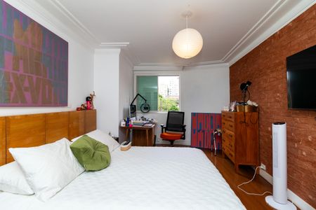 Apartamento à venda com 186m², 3 quartos e 2 vagas Apartamento à venda com 186m², 3 quartos e 2 vagasSuíte