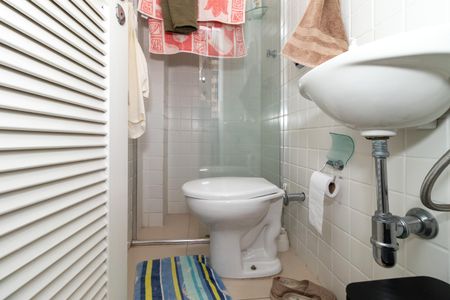 Apartamento à venda com 186m², 3 quartos e 2 vagas Apartamento à venda com 186m², 3 quartos e 2 vagasBanheiro de Serviço