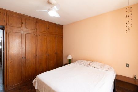 Casa à venda com 240m², 3 quartos e 2 vagas Casa à venda com 240m², 3 quartos e 2 vagasQuarto 1