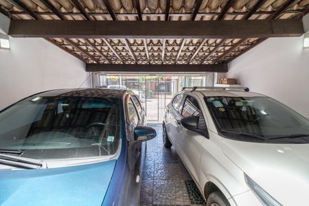 Casa à venda com 240m², 3 quartos e 2 vagas Casa à venda com 240m², 3 quartos e 2 vagasGaragem