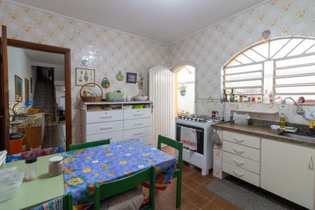 Casa à venda com 240m², 3 quartos e 2 vagas Casa à venda com 240m², 3 quartos e 2 vagasCozinha