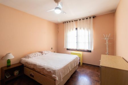 Casa à venda com 240m², 3 quartos e 2 vagas Casa à venda com 240m², 3 quartos e 2 vagasQuarto 1