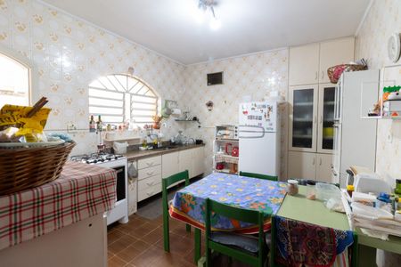 Casa à venda com 240m², 3 quartos e 2 vagas Casa à venda com 240m², 3 quartos e 2 vagasCozinha