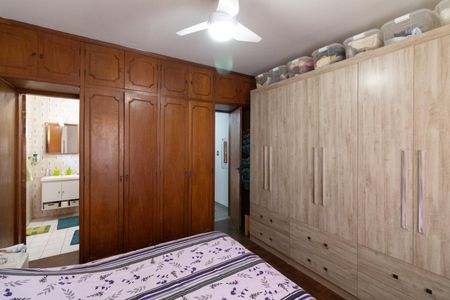 Casa à venda com 240m², 3 quartos e 2 vagas Casa à venda com 240m², 3 quartos e 2 vagasQuarto 3 - Suíte