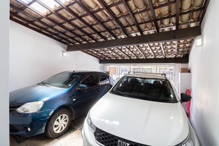 Casa à venda com 240m², 3 quartos e 2 vagas Casa à venda com 240m², 3 quartos e 2 vagasGaragem