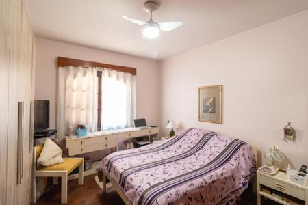 Casa à venda com 240m², 3 quartos e 2 vagas Casa à venda com 240m², 3 quartos e 2 vagasQuarto 3 - Suíte