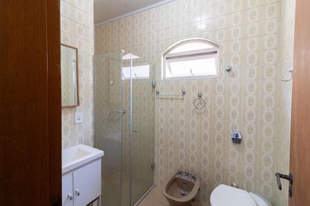 Casa à venda com 240m², 3 quartos e 2 vagas Casa à venda com 240m², 3 quartos e 2 vagasBanheiro