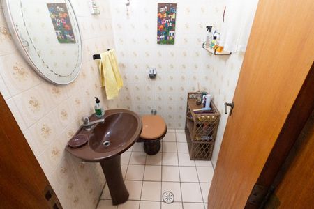 Casa à venda com 240m², 3 quartos e 2 vagas Casa à venda com 240m², 3 quartos e 2 vagasLavabo